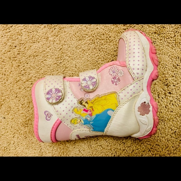 Disney Princess Winter Snow Boots - Picture 4 of 11